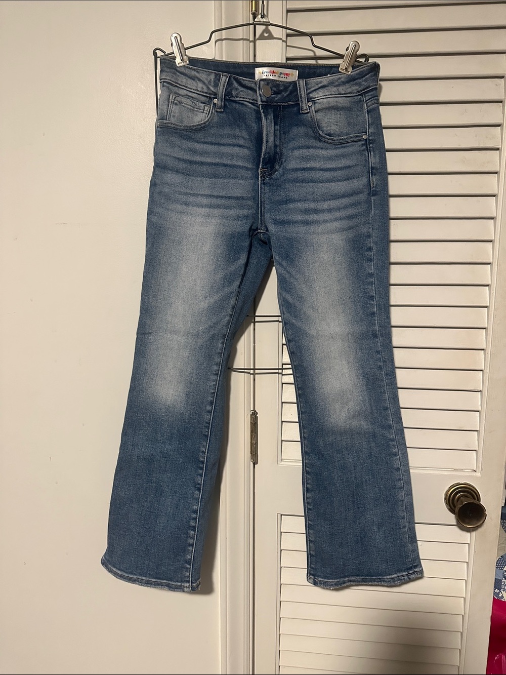 RISEN Light Wash Straight-Leg Jeans cropped size 1/25 freckled poppy/RISEN